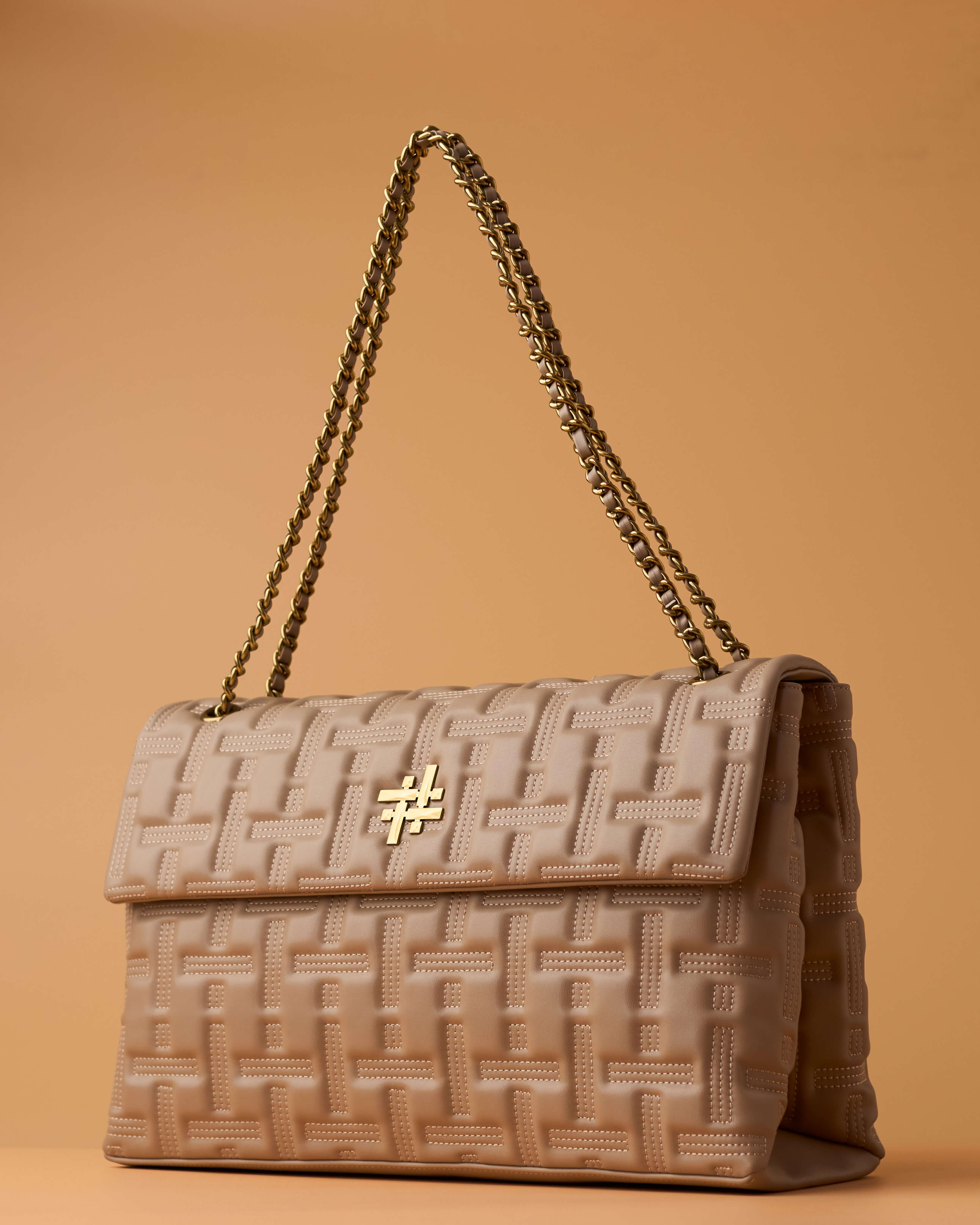 ZOYA FLAP BAG IN NUDE (XL)