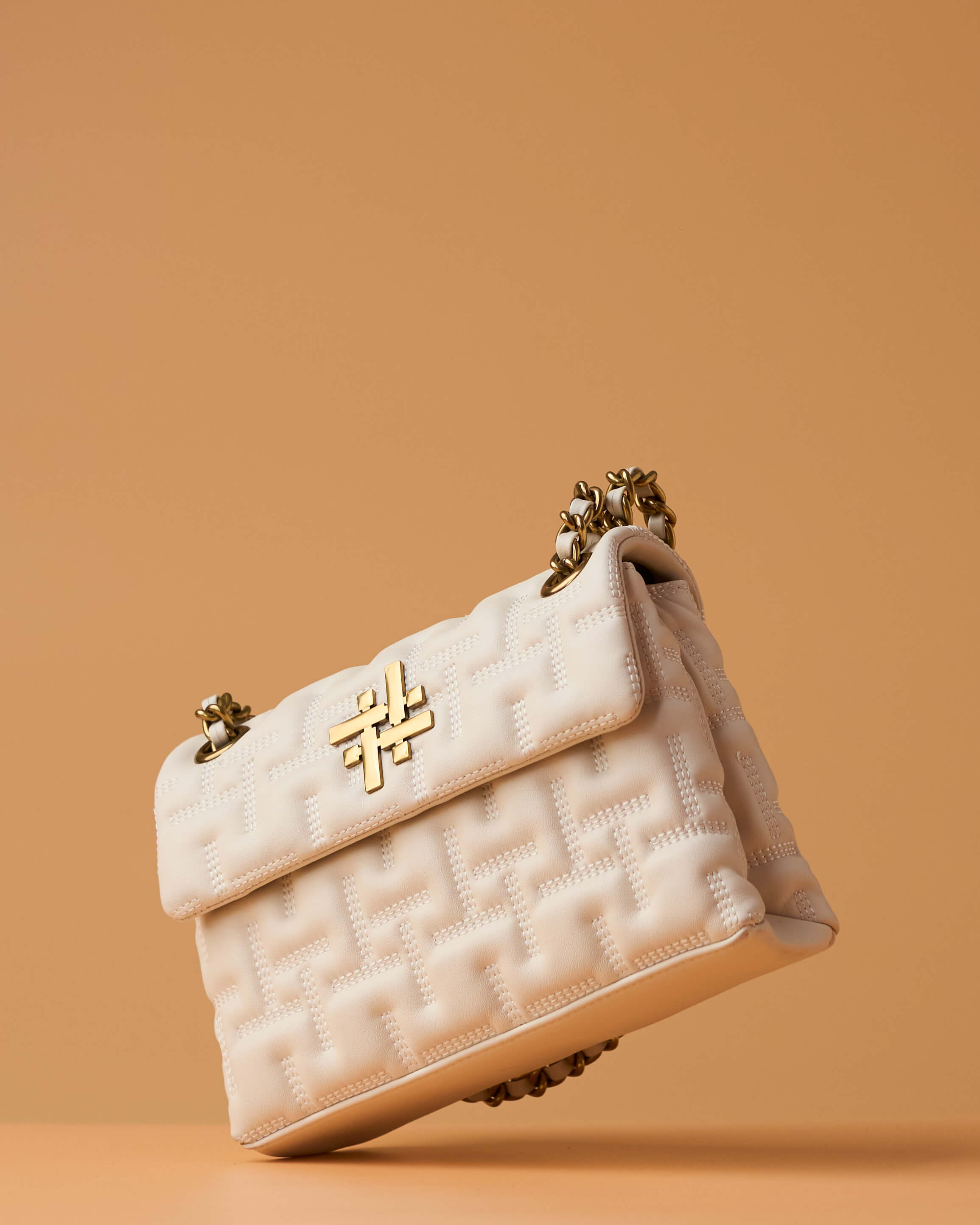 ZOYA FLAP BAG IN WHITE (SMALL)