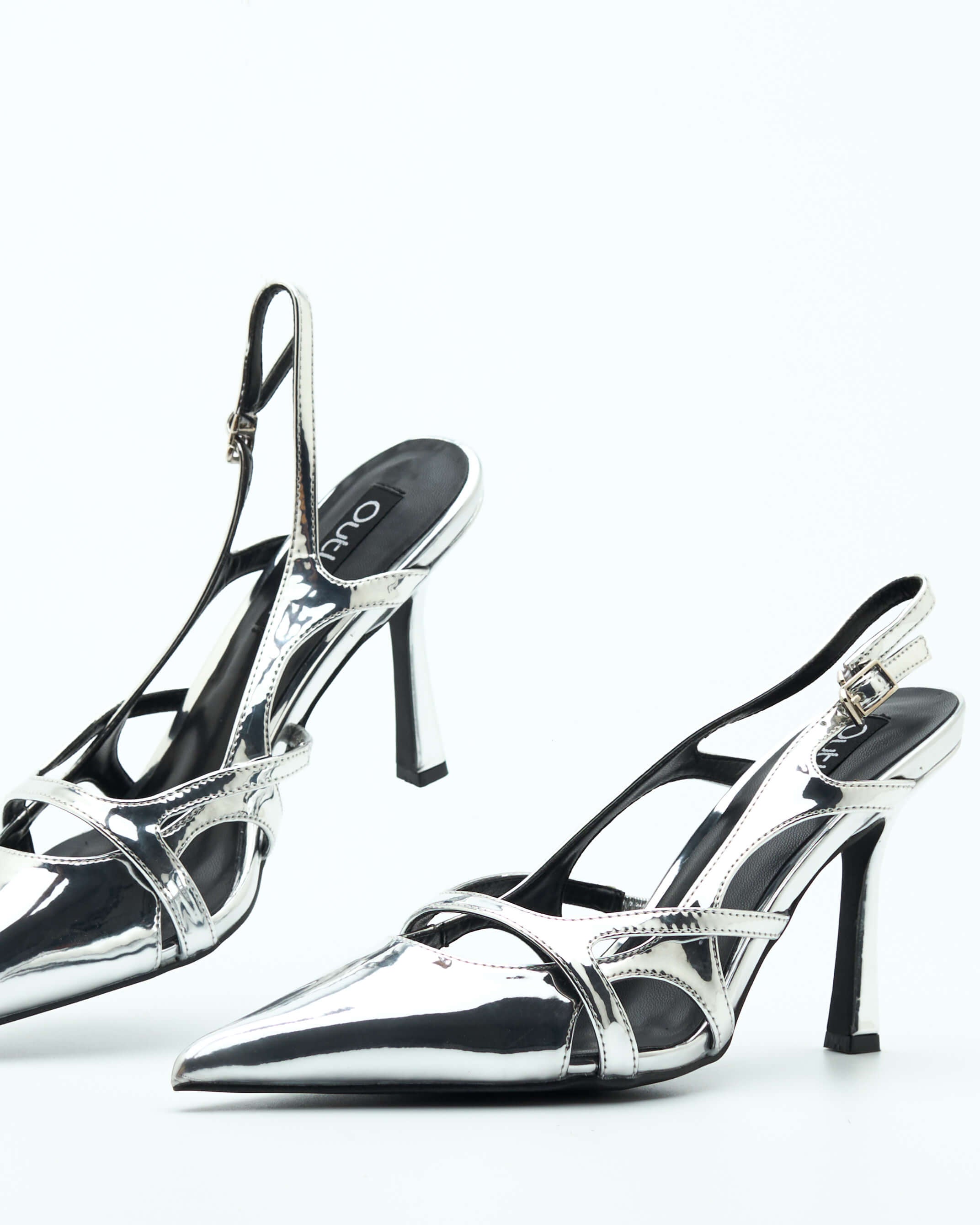 ETHEREAL HEELS IN SILVER